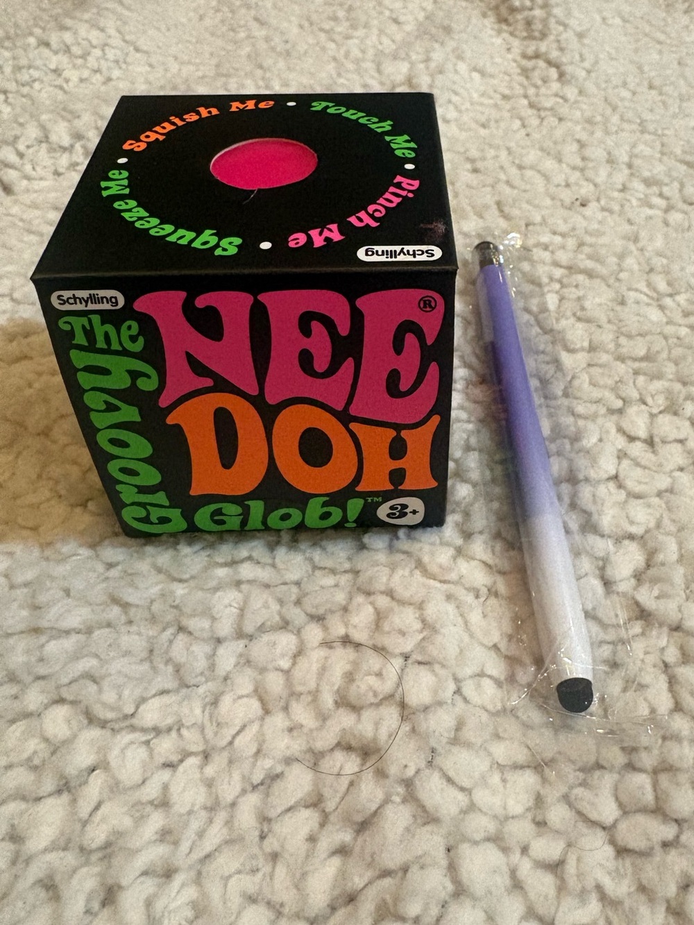 NeeDoh Groovy Glob! Stress Ball Toy - Pink (new in box)